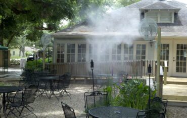 dàn phun sương quán cafe